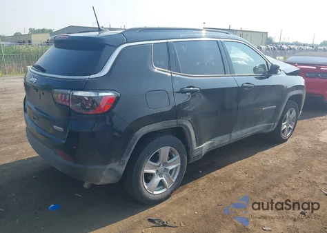 2022 Jeep Compass Latitude 4X4 z USA, uszkodzony, nr VIN 3C4NJDBB0NT216921